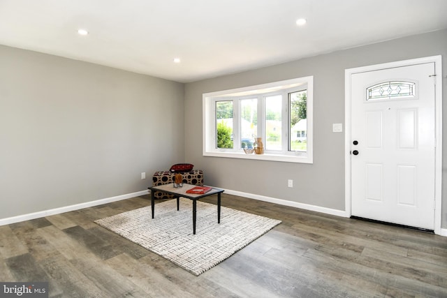 1210 Lindsay Rd, Oxon Hill, MD 20745 - entrance foyer with baseboards, wood finished floors, and recessed lighting