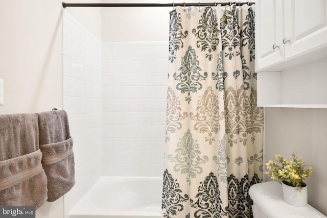 4108 Brushfield Dr, Frederick, MD 21704 - bathroom featuring shower / bath combo