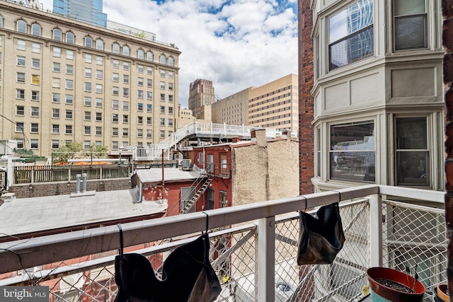 1811 Chestnut St Unit 405, Philadelphia, PA 19103 - balcony with a view of city