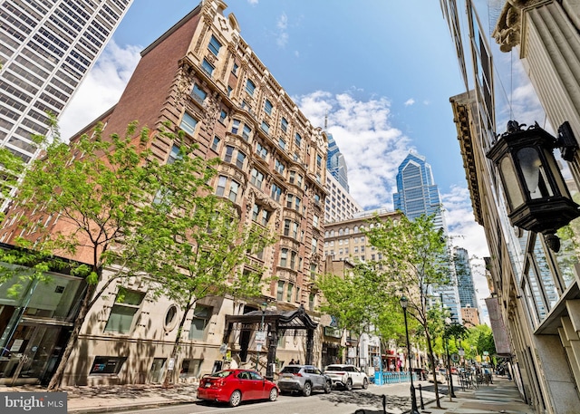 1811 Chestnut St Unit 405, Philadelphia, PA 19103 - view of property with a view of city