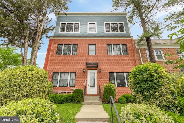 2000 D St NE Unit 6, Washington, DC 20002 - multi unit property with brick siding