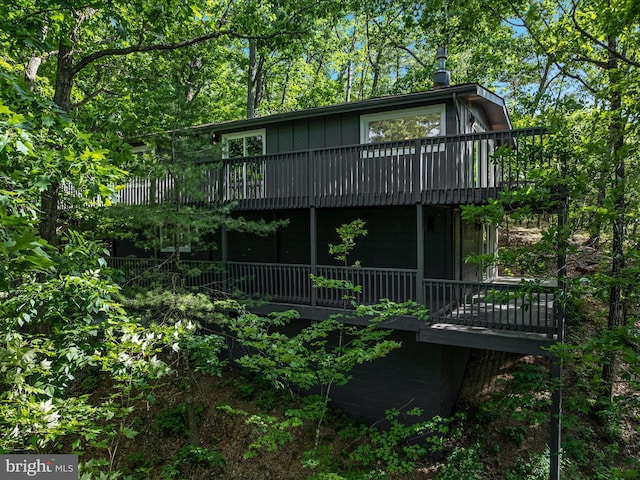 139 Laura Ct, Basye, VA 22810 - back of house with a wooden deck