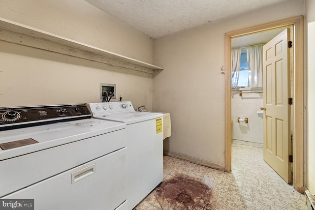 320 Dawn Ave, Woodstock, VA 22664 - clothes washing area with independent washer and dryer and a textured ceiling