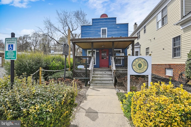 view of front of home with covered porch