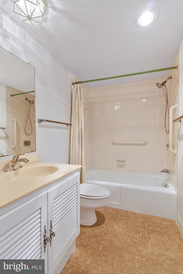 3800 Fairfax Dr Unit 1011, Arlington, VA 22203 - full bath featuring shower / tub combo, toilet, and vanity