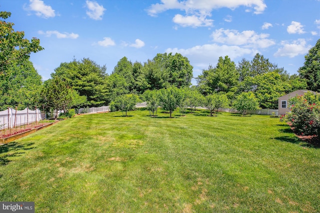 7229 Antares Dr, Gaithersburg, MD 20879 - view of yard