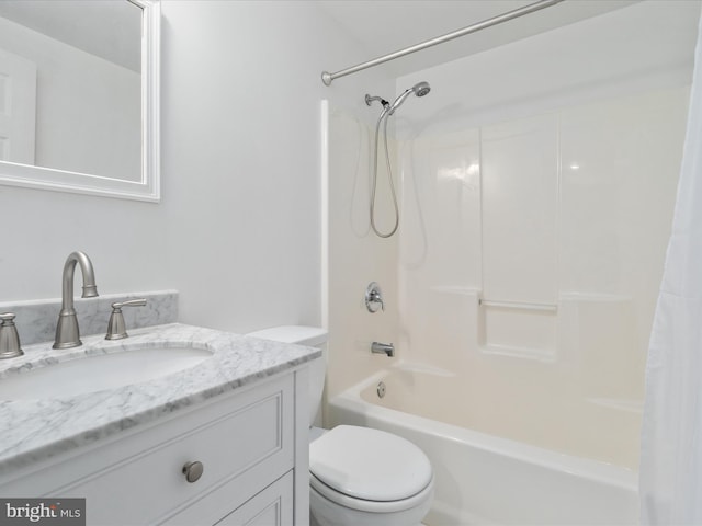 35513 Sourwood Pl, Round Hill, VA 20141 - full bath with toilet, shower / bath combo with shower curtain, and vanity