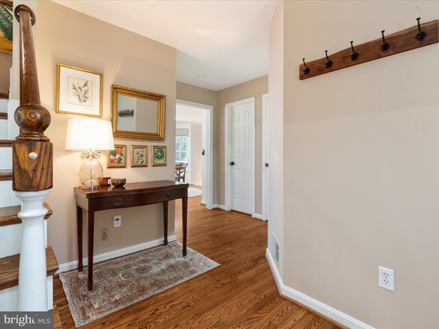 35513 Sourwood Pl, Round Hill, VA 20141 - hall with wood finished floors and baseboards