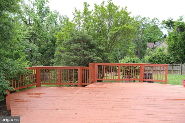 2616 Osage St, Hyattsville, MD 20783 - deck with fence