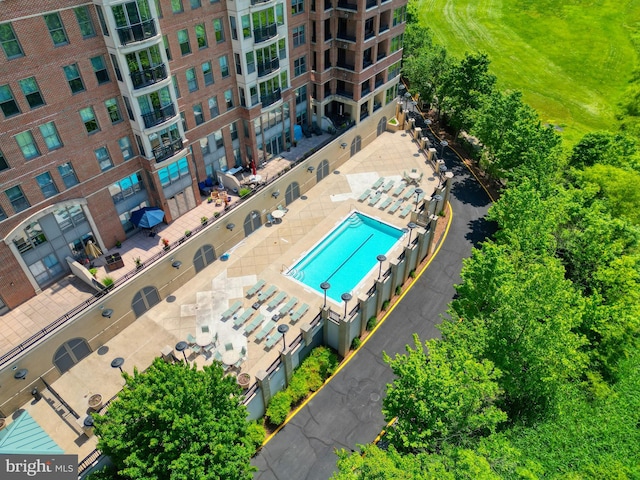 485 Harbor Side St Unit 405, Woodbridge, VA 22191 - aerial view of a pool area