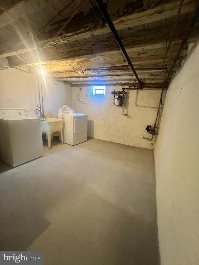 2136 E Tucker St, Philadelphia, PA 19125 - basement with washer and dryer and gas meter
