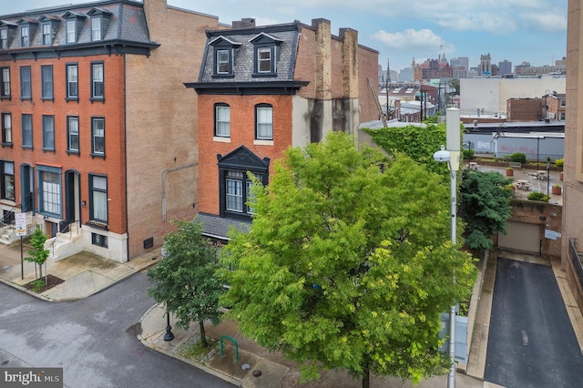 17 W Chase St, Baltimore, MD 21201 - view of property featuring a city view