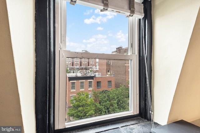 17 W Chase St, Baltimore, MD 21201 - view of balcony