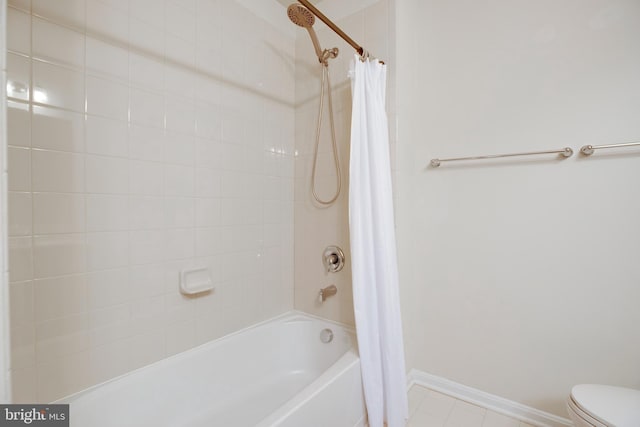 2527 Campus Way N Unit 69, Lanham, MD 20706 - full bath featuring shower / bath combo with shower curtain, baseboards, and toilet