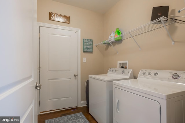 36725 Par Ln Unit 98, Frankford, DE 19945 - clothes washing area with washer and dryer and dark wood-style flooring