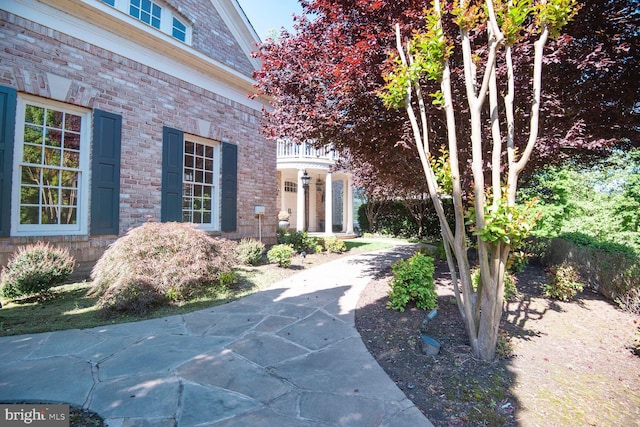 7845 Montvale Way, Mclean, VA 22102 - entrance to property featuring brick siding