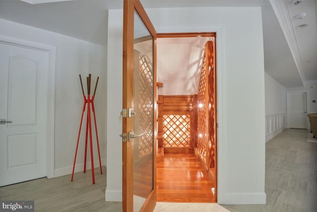 7845 Montvale Way, Mclean, VA 22102 - hall featuring a decorative wall