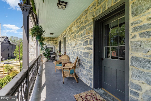 view of patio / terrace with covered porch
