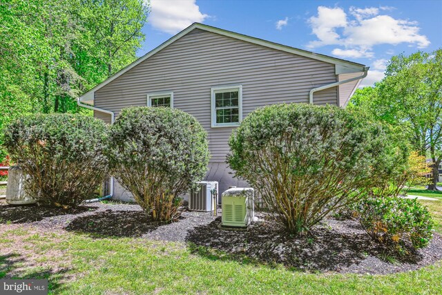 1176 Goldfinch Ln, Millersville, MD 21108 - rear view of property with cooling unit
