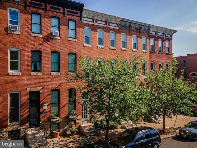 2332 E Baltimore St E, Baltimore, MD 21224 - view of property with cooling unit