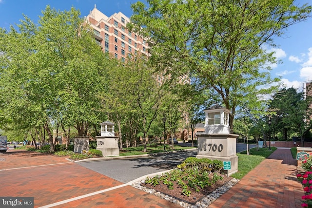 view of community / neighborhood sign