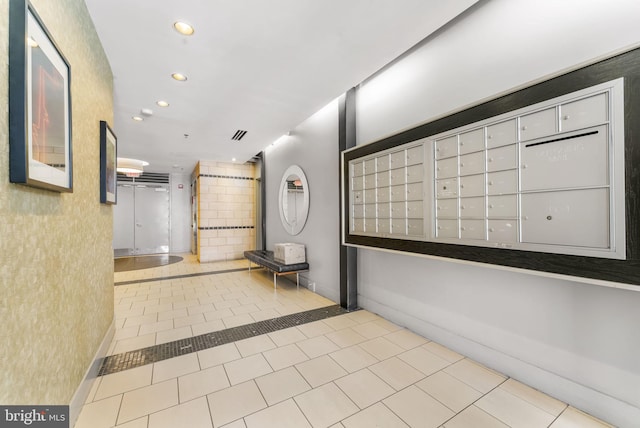 building lobby featuring recessed lighting