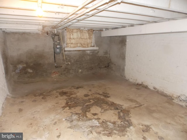 716 N Milton Ave, Baltimore, MD 21205 - unfinished basement featuring gas meter