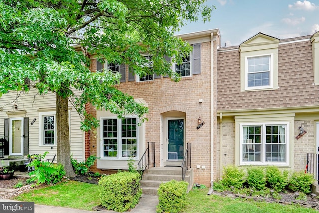 9807 Spillway Ct, Burke, VA 22015 - multi unit property featuring a shingled roof and brick siding