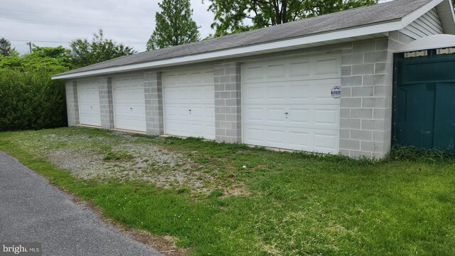 313 Park St, Waynesboro, PA 17268 - view of detached garage