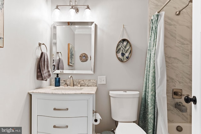 bathroom with vanity, toilet, and shower / bath combo