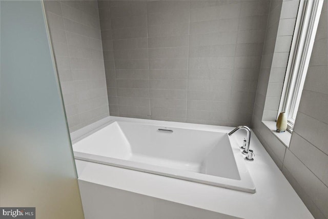 1932 9th St NW Unit R402, Washington, DC 20001 - full bathroom featuring a bathtub