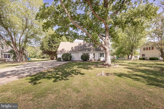 26882 Pratt Rd, Salisbury, MD 21801 - view of front of home featuring driveway and a front yard