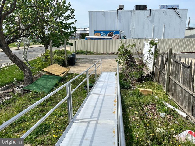 402 Market St, Marcus Hook, PA 19061 - view of yard with fence