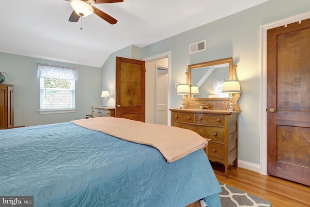 2914 6th St S, Arlington, VA 22204 - bedroom featuring light wood-style floors, lofted ceiling, a ceiling fan, and baseboards