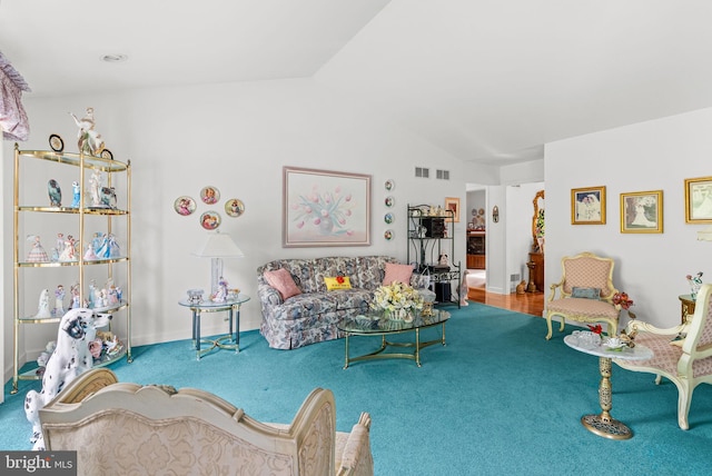 3135 Windon Ave, Lancaster, PA 17603 - carpeted living room featuring vaulted ceiling