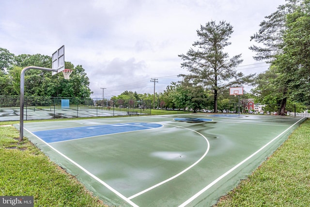9568 Buttonbush Ct, Manassas, VA 20110 - view of sport court featuring community basketball court and fence