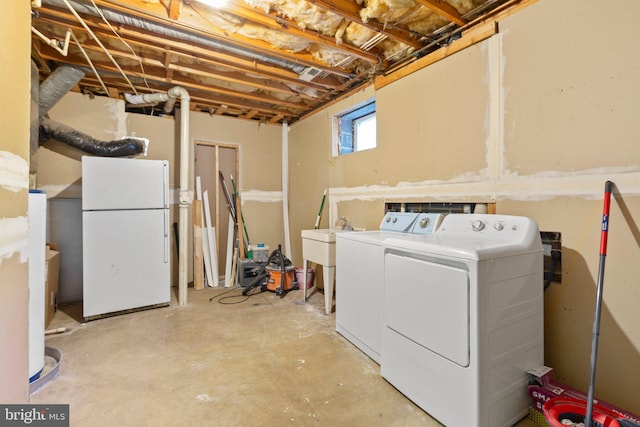 910 Ficklen Rd, Fredericksburg, VA 22405 - laundry room featuring washing machine and dryer