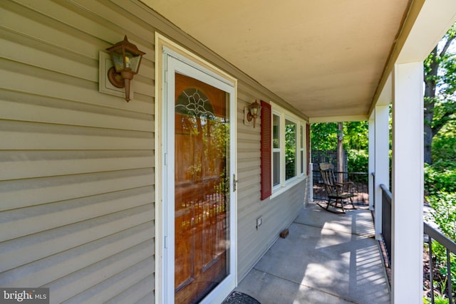 910 Ficklen Rd, Fredericksburg, VA 22405 - property entrance with a porch