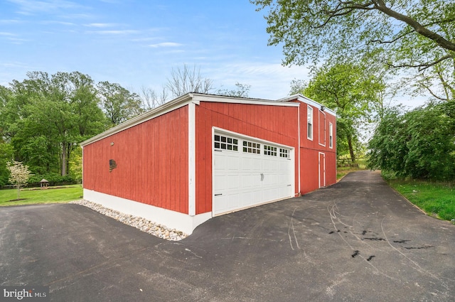211 Dutton Mill Rd, West Chester, PA 19380 - view of garage