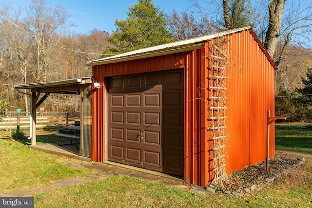 view of outdoor structure with an outdoor structure