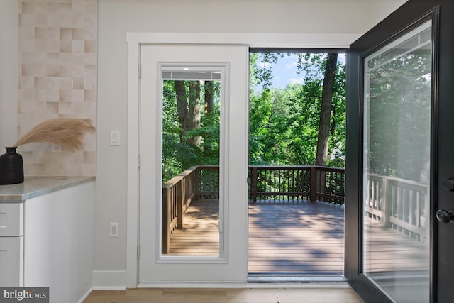 3 Knox Pl, Silver Spring, MD 20901 - entryway featuring baseboards