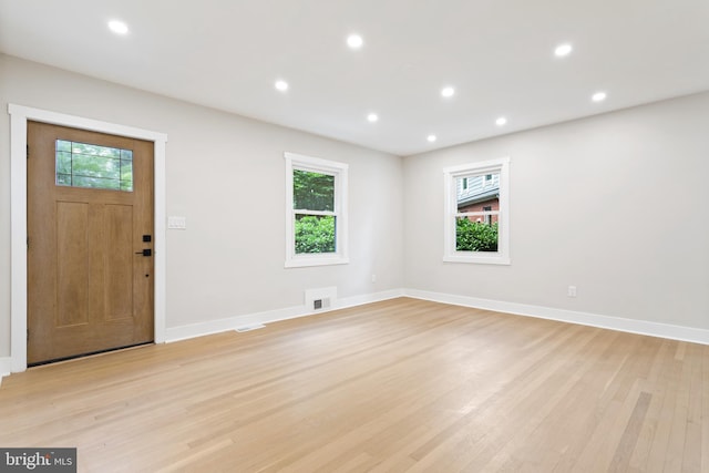 3 Knox Pl, Silver Spring, MD 20901 - foyer featuring light wood-style flooring and recessed lighting