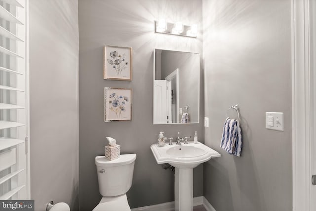 18729 Upper Meadow Dr, Leesburg, VA 20176 - half bath featuring toilet
