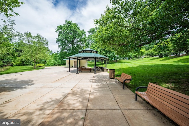 710 College Pkwy Unit 3-710, Rockville, MD 20850 - view of community featuring a patio, a gazebo, a yard, and view of scattered trees