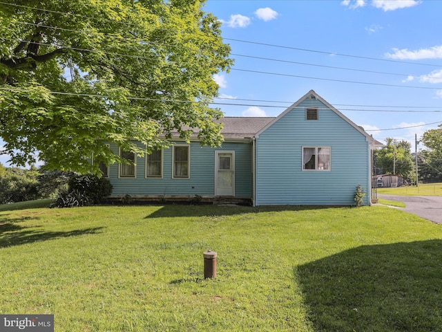 4126 Coseytown Rd, Greencastle, PA 17225 - view of front facade with a front yard and roof with shingles