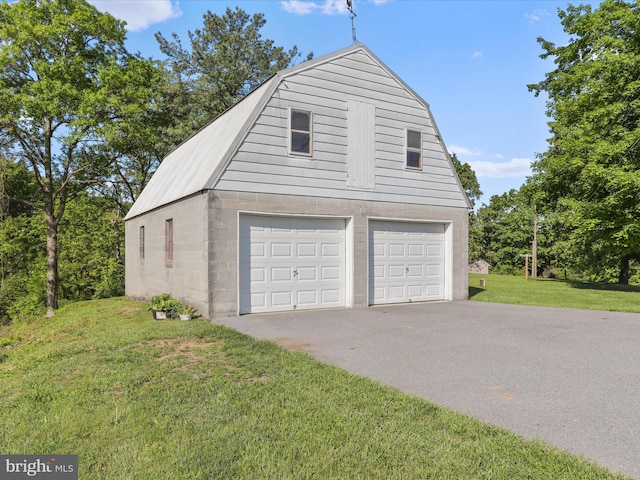 4126 Coseytown Rd, Greencastle, PA 17225 - garage featuring a detached garage