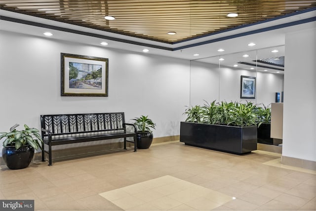 community lobby featuring recessed lighting