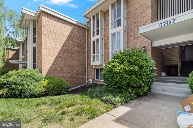 5707 Indian Ct Unit 31, Alexandria, VA 22303 - view of building exterior