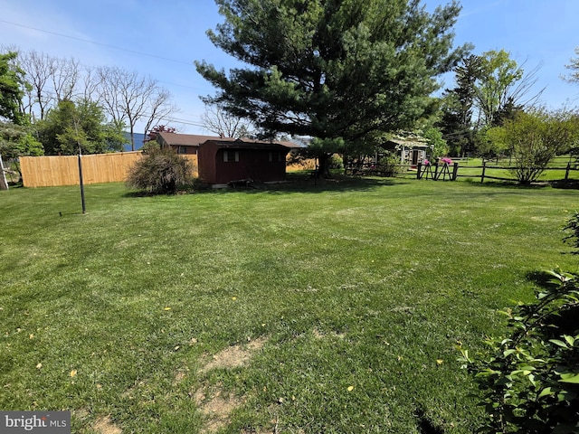 123 Westbrook Dr, Lancaster, PA 17603 - view of yard with a storage shed and an outbuilding