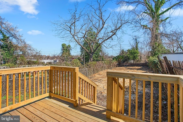 2305 James St, Baltimore, MD 21230 - wooden deck with a fenced backyard